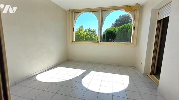 Appartement T2 dans une résidence sécurisée avec terrasse et son parc privatif