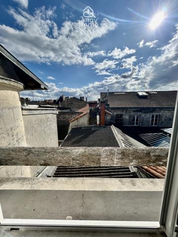 Triplex
                                                                                                                                                                                                                                                                                                                        5 pièce(s)                                                                                                                                                                                                          3 chambre(s)                                                                                                                                                                                                          150  m²