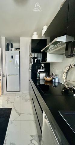 Triplex
                                                                                                                                                                                                                                                                                                                        5 pièce(s)                                                                                                                                                                                                          3 chambre(s)                                                                                                                                                                                                          150  m²