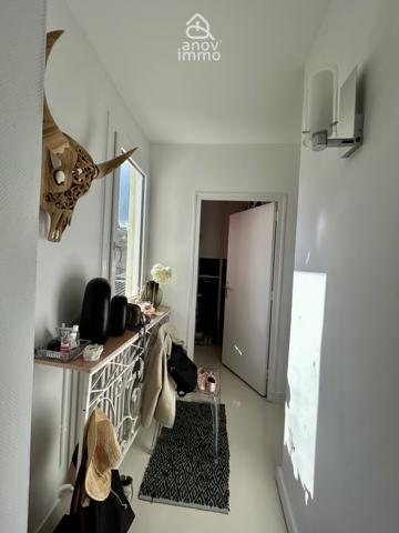 Triplex
                                                                                                                                                                                                                                                                                                                        5 pièce(s)                                                                                                                                                                                                          3 chambre(s)                                                                                                                                                                                                          150  m²