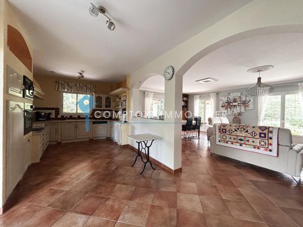 Maison
                                                                                                                                                                                                                                                                                                                        5 pièce(s)                                                                                                                                                                                                          4 chambre(s)                                                                                                                                                                                                          165  m²