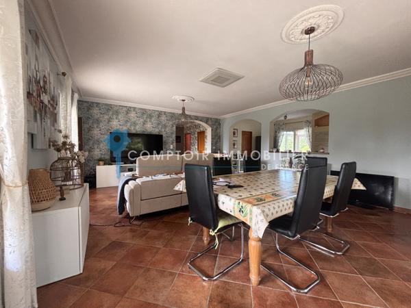 Maison
                                                                                                                                                                                                                                                                                                                        5 pièce(s)                                                                                                                                                                                                          4 chambre(s)                                                                                                                                                                                                          165  m²