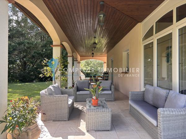 Maison
                                                                                                                                                                                                                                                                                                                        5 pièce(s)                                                                                                                                                                                                          4 chambre(s)                                                                                                                                                                                                          165  m²