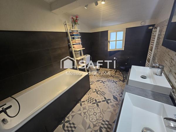 BELLE MAISON FAMILIALE DE CHARME 145 m² AVEC PISCINE