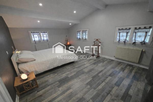 BELLE MAISON FAMILIALE DE CHARME 145 m² AVEC PISCINE