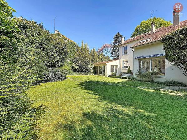 Maison à vendre - Suresnes 9 pièces de 257 m²