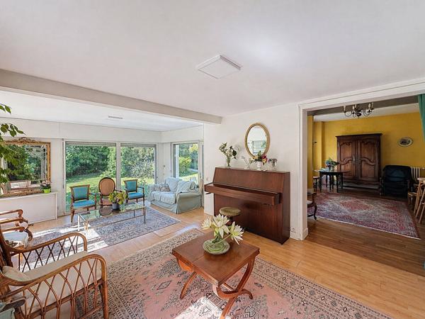 Maison à vendre - Suresnes 9 pièces de 257 m²
