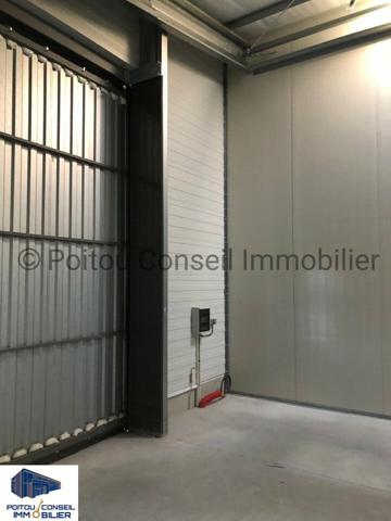 STOCKAGE DE 138m2 SECTEUR LA CRECHE