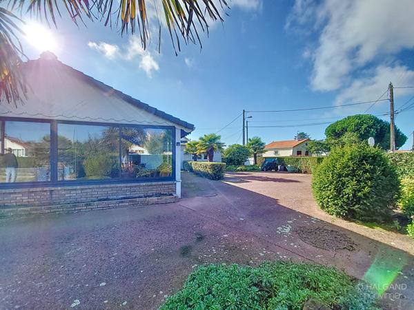 Maison à démolir - Terrain de 560m2 - Commerces et mer à pied