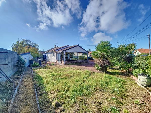 Maison à démolir - Terrain de 560m2 - Commerces et mer à pied