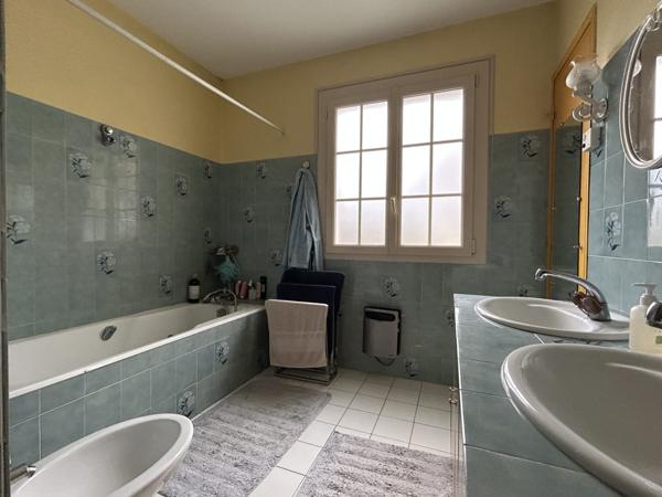 Maison - 6 pièces - 142 m²