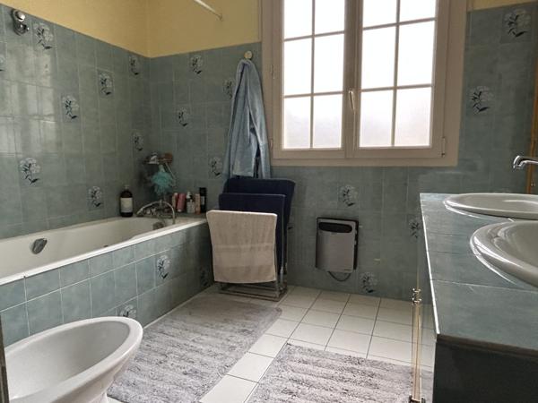 Maison - 6 pièces - 142 m²