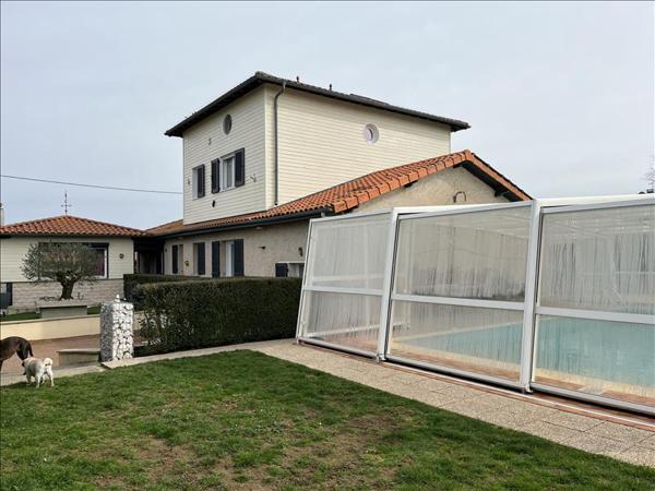 Maison à vendre |  Le Dorat |  11 pièces | 234 m²