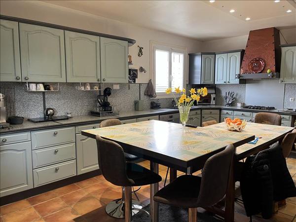 Maison à vendre |  Le Dorat |  11 pièces | 234 m²