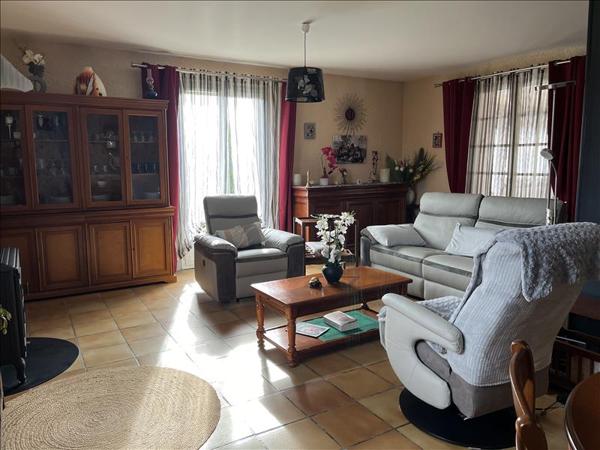 Maison à vendre |  Le Dorat |  11 pièces | 234 m²