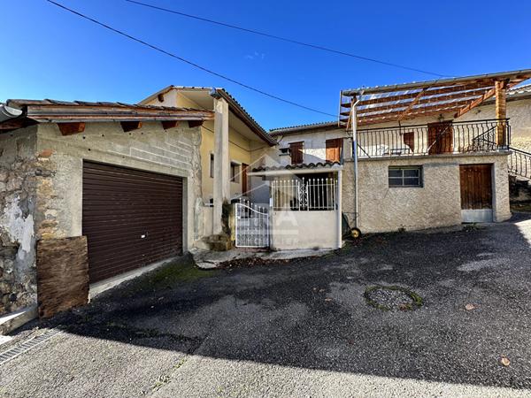 Maison Bayons 2 chambres + cave + extérieur + terrasse