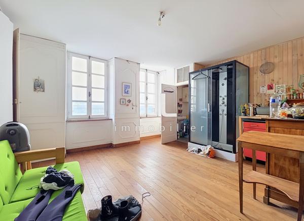 Local commercial à vendre à Granville - Opportunité rare de 57.89 m²