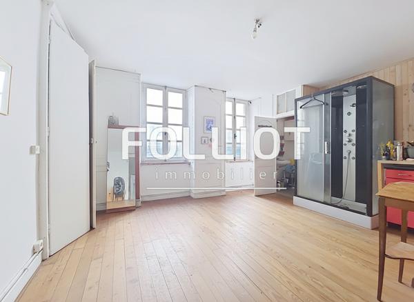 Local commercial à vendre à Granville - Opportunité rare de 57.89 m²