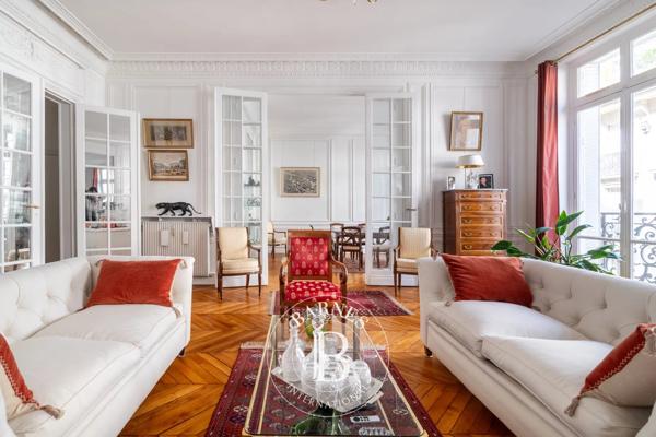 Paris 16ème, Appartement 2 Chambres -  124 m² à vendre