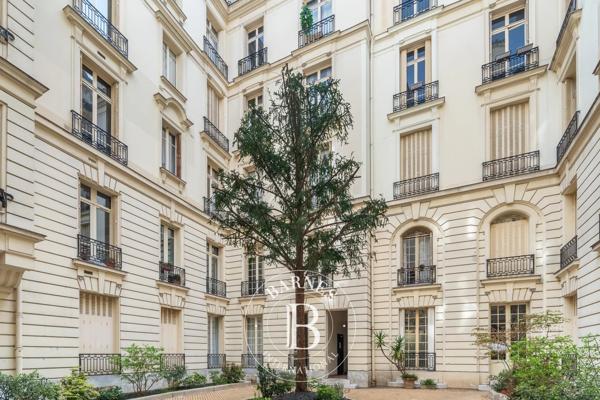 Paris 16ème, Appartement 2 Chambres -  124 m² à vendre