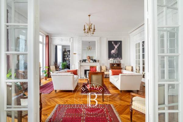 Paris 16ème, Appartement 2 Chambres -  124 m² à vendre