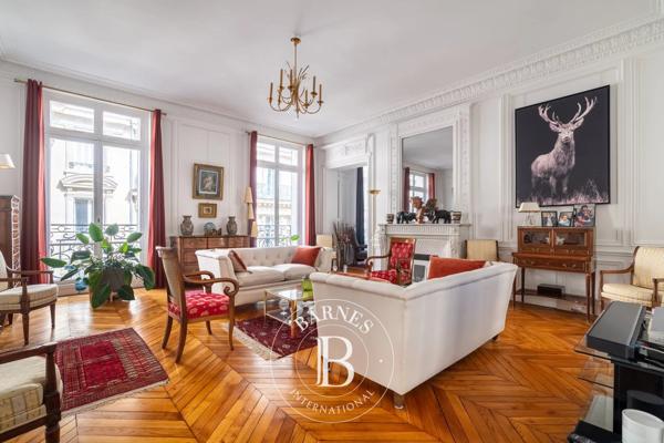 Paris 16ème, Appartement 2 Chambres -  124 m² à vendre