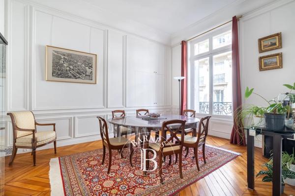 Paris 16ème, Appartement 2 Chambres -  124 m² à vendre