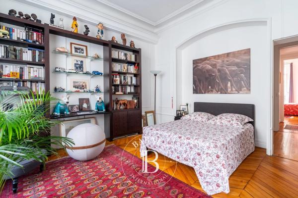Paris 16ème, Appartement 2 Chambres -  124 m² à vendre