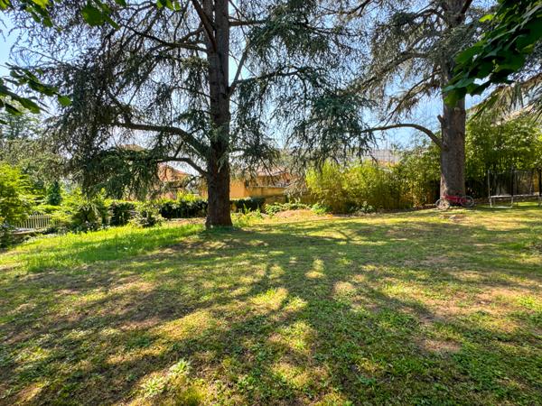 Trévoux (01600) Terrain à bâtir en hyper centre de Trévoux – Bien rare à la vente