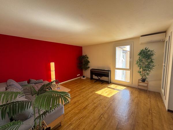AIX EN PROVENCE -  A LOUER - T3 MEUBLE - BALCON