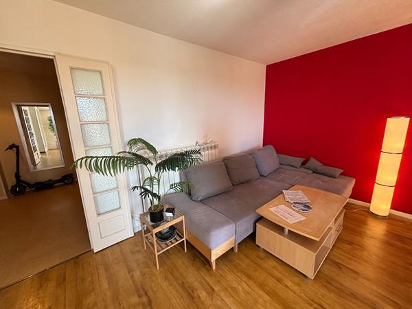 AIX EN PROVENCE -  A LOUER - T3 MEUBLE - BALCON