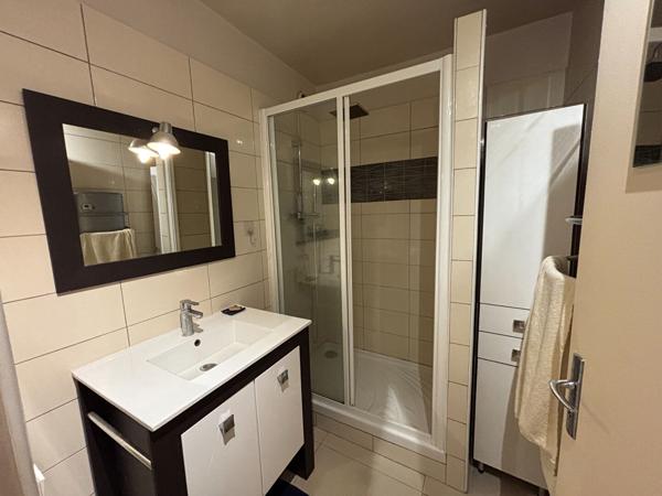 AIX EN PROVENCE -  A LOUER - T3 MEUBLE - BALCON