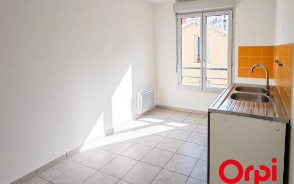 Appartement à vendre    3 pièces • 71 m2 Lyon 8