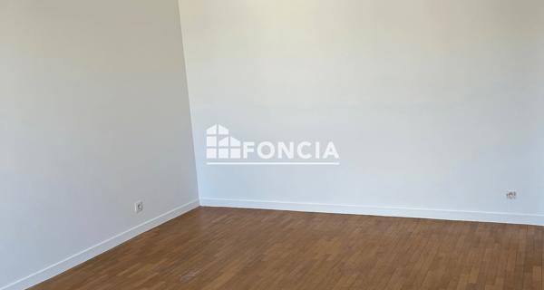 Location Appartement 2 pièces 47.01 m² - Le Plessis-robinson 92350
