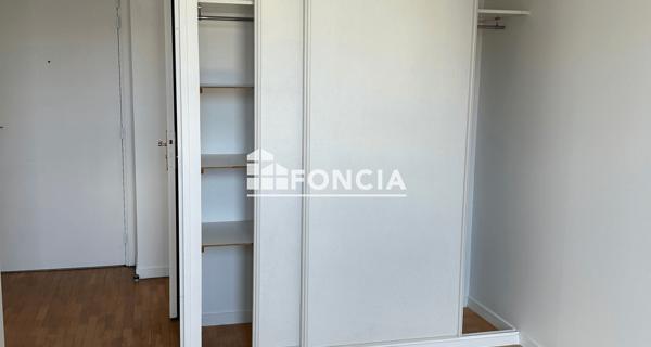 Location Appartement 2 pièces 47.01 m² - Le Plessis-robinson 92350