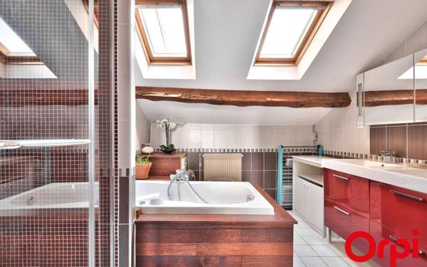 Appartement à louer    4 pièces • 109,24 m2 Lyon 1