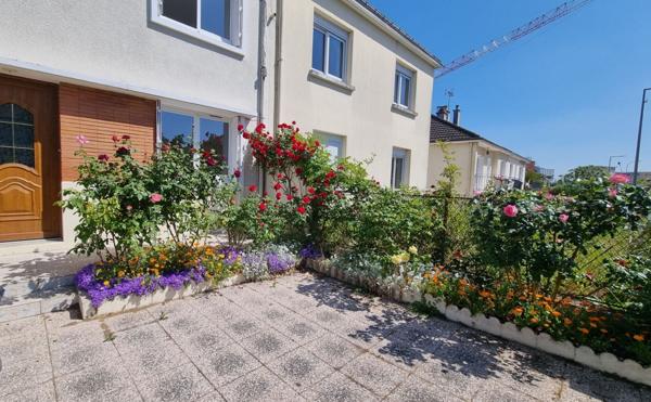 Proche SAINT-AVERTIN, maison 3 chambres sur 900m²