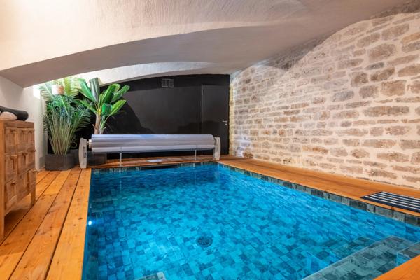 Collonges au Mont d'Or - Maison de 157 m² avec piscine intérieure - 4 chambres - jardin de 100m²