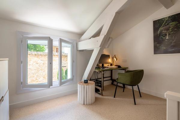 Collonges au Mont d'Or - Maison de 157 m² avec piscine intérieure - 4 chambres - jardin de 100m²