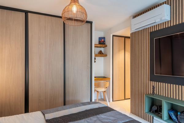 Collonges au Mont d'Or - Maison de 157 m² avec piscine intérieure - 4 chambres - jardin de 100m²