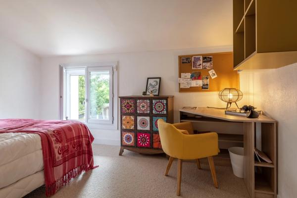 Collonges au Mont d'Or - Maison de 157 m² avec piscine intérieure - 4 chambres - jardin de 100m²