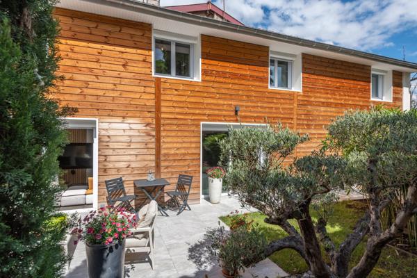 Collonges au Mont d'Or - Maison de 157 m² avec piscine intérieure - 4 chambres - jardin de 100m²