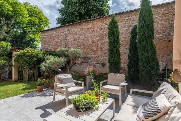 Collonges au Mont d'Or - Maison de 157 m² avec piscine intérieure - 4 chambres - jardin de 100m²