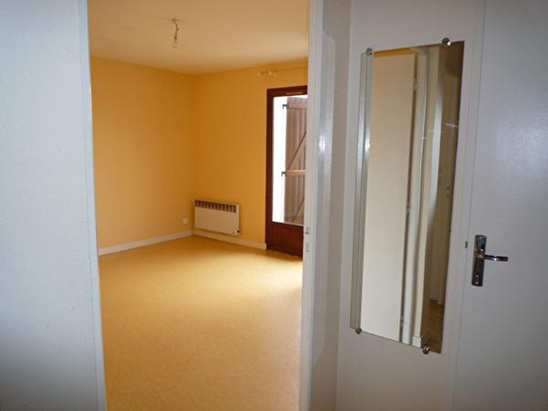 Location appartement près de Poitiers - 1 pièce(s) - 36 m² - 368 € par mois