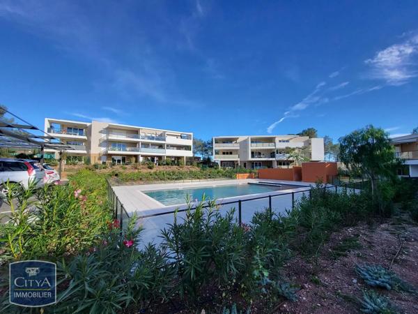 Appartement à louer 2 pièces 42.34m² Roquebrune-sur-Argens (83520)
