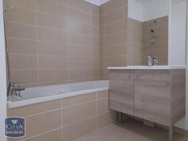 Appartement à louer 2 pièces 42.34m² Roquebrune-sur-Argens (83520)