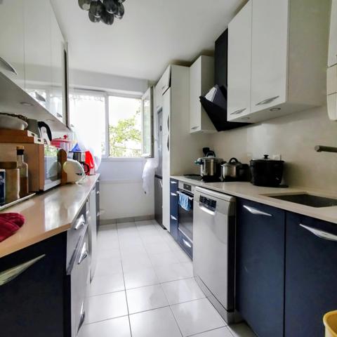 Bondy centre ville T4 1er étage avec terrasse et parking