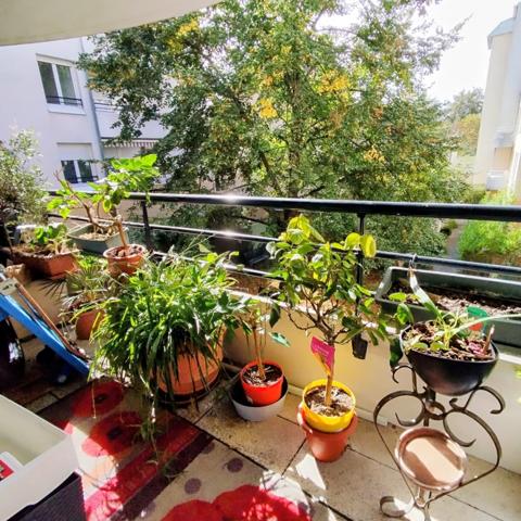 Bondy centre ville T4 1er étage avec terrasse et parking