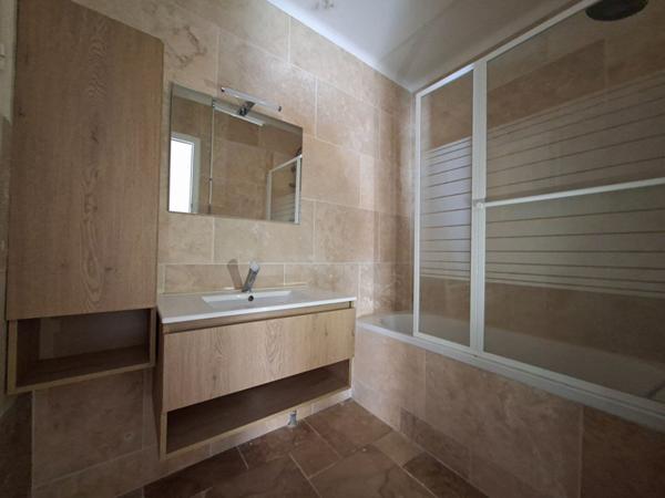 A VENDRE A GARONS - Maison de plain pied - type 4 - 75m²