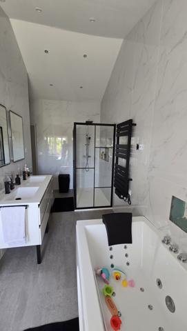 Maison  6 pièce(s)  3 chambre(s)  136.5 m²